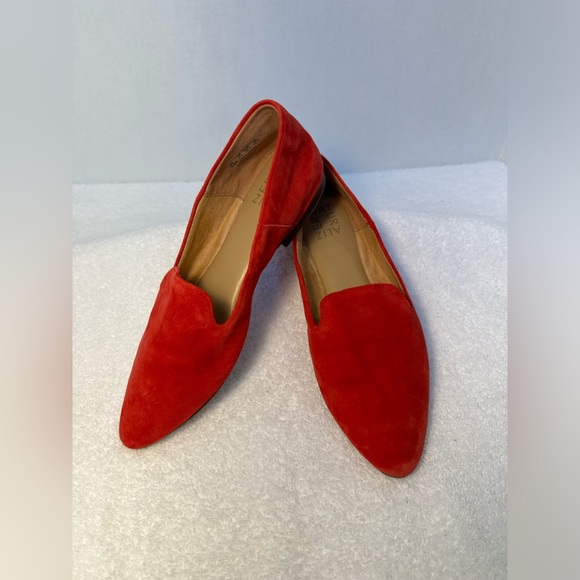 Naturalizer "Lorna" Red Suede Flats, Size 8.5M - Picture 2 of 5